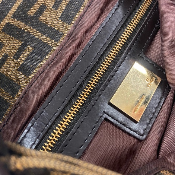 SOLD 100% Authentic Fendi Baguette - Picture 7 of 11
